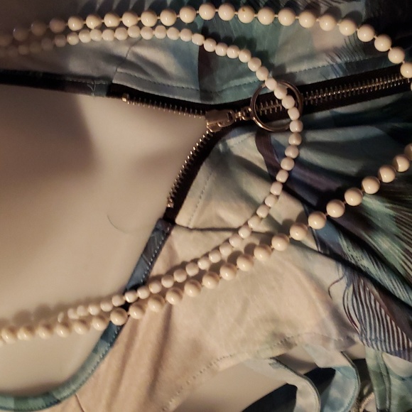 Necklace - Picture 1 of 2